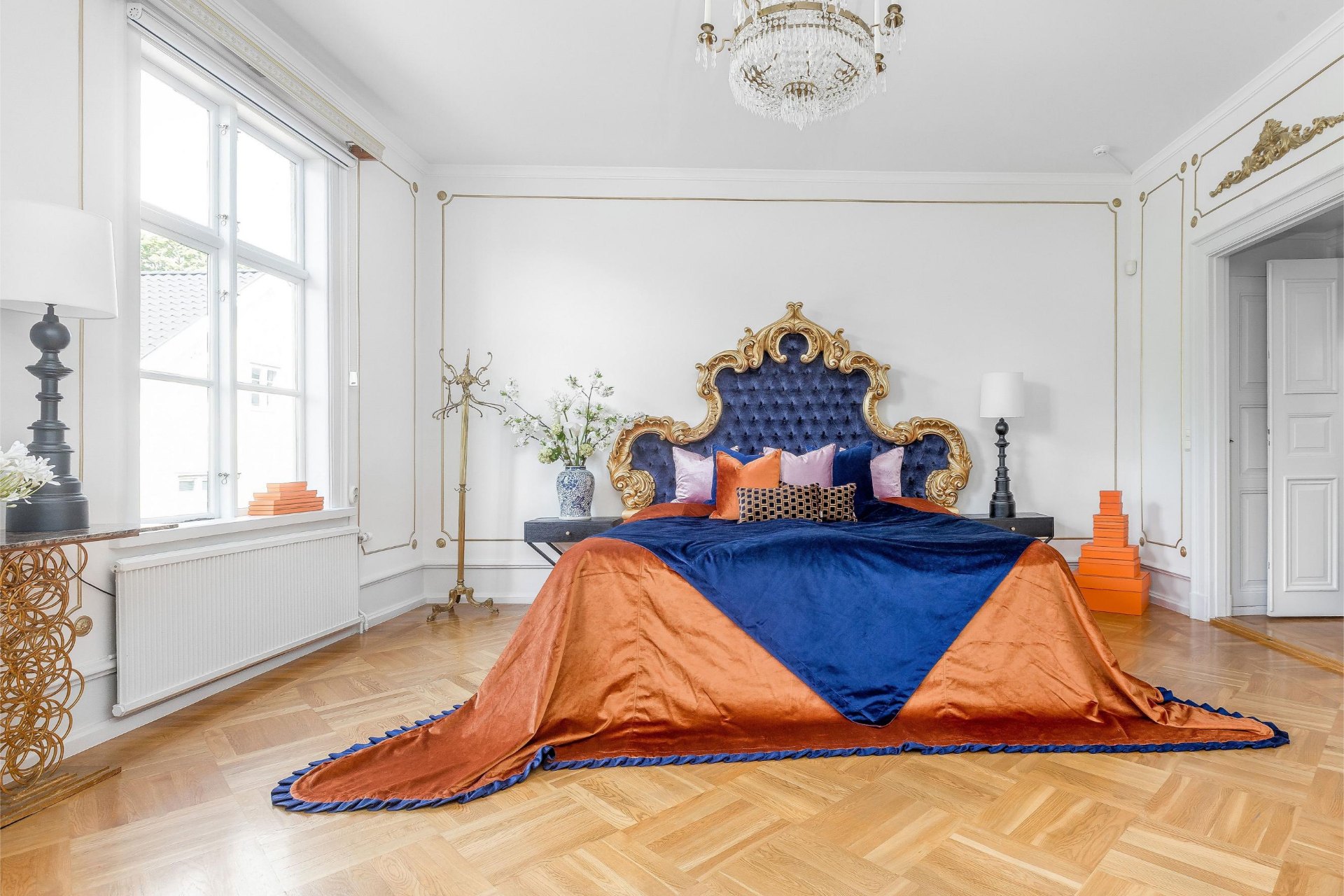 Sovrum med barockbädd
